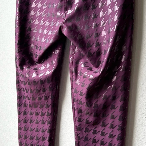 Peloton Purple Res Show Up Houndstooth Printed Legging Sizes L - Picture 11 of 15